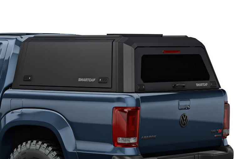 Amarok Dark Blue and RSI SMARTCAP EVOa Black : Duo of adventure and style