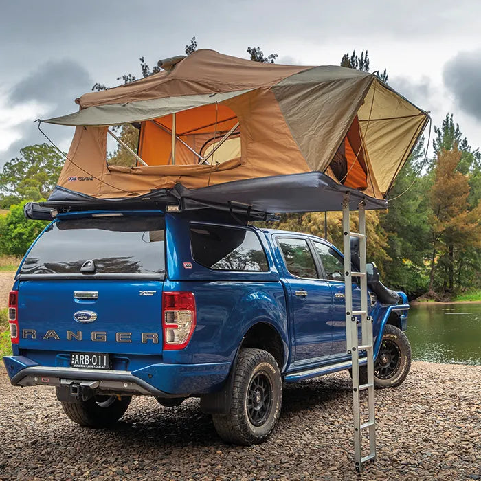 ARB-ROOFTOP-TENT-FLINDERS-TRAVEL-CAMPING-GEAR-4X4-BIVOUAC-OUTDOOR-TRAVELLING-3-PERSON ON A FORD RANGER BLEUE 