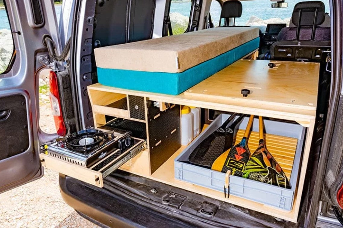 cabinet layout VAN with mattress