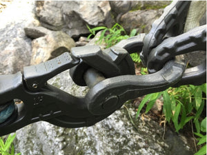 winch hook attached to warn Epic shackle for winch traction