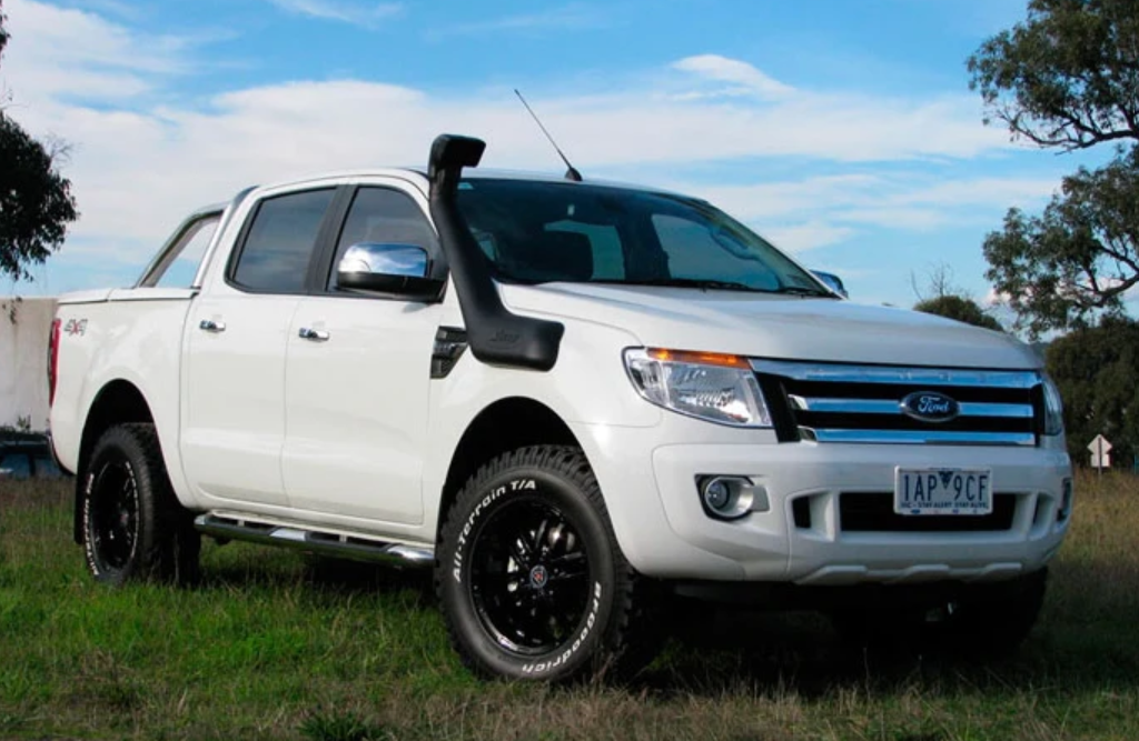 ford ranger white pxii with a black safari snorkel