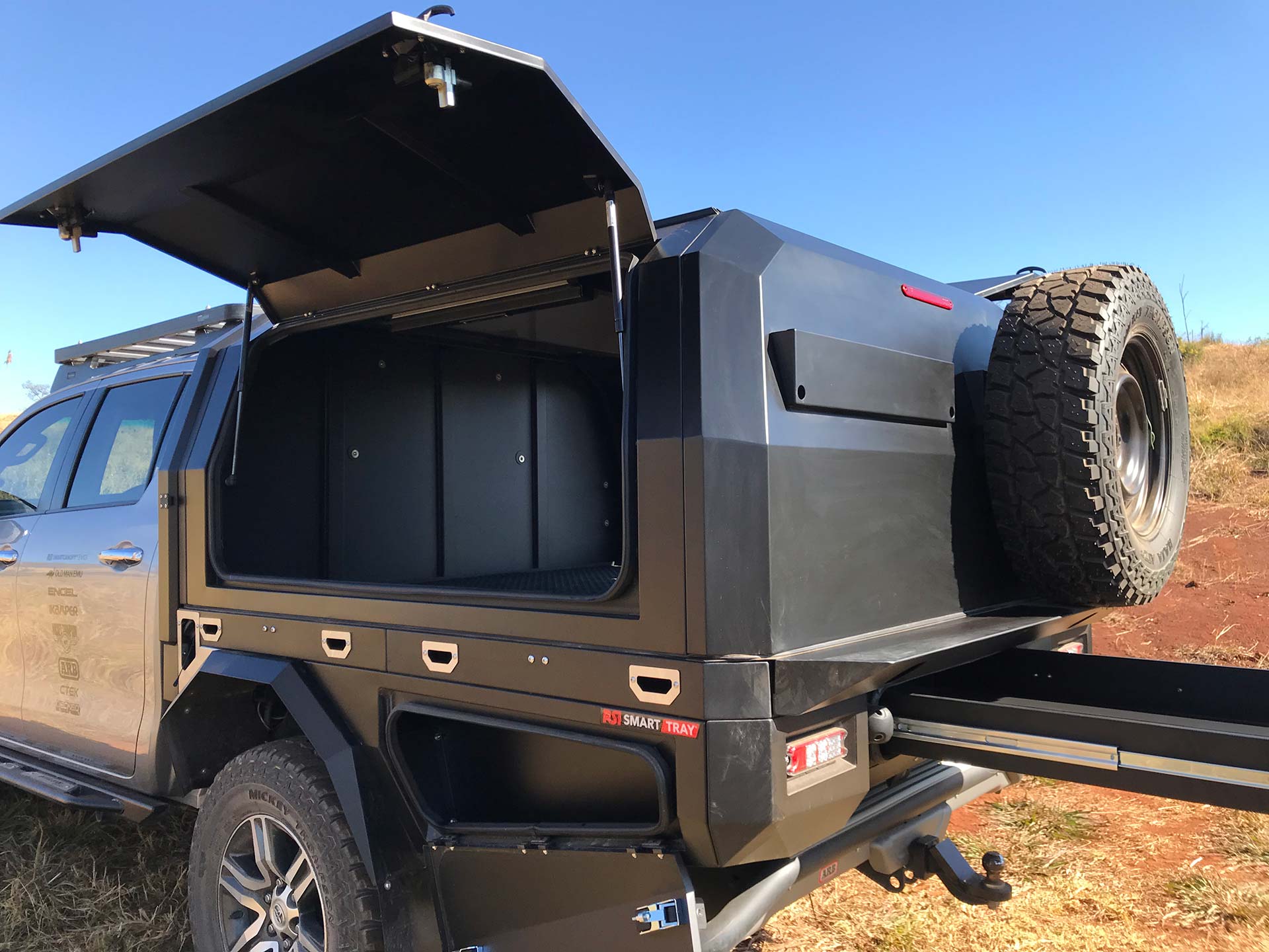 Exterior view of a Canopy Hardtop on rsi tray